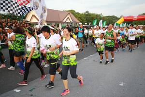 BIB: 
                            <button type="button" onclick="openModal(3530823)" class="btn btn-primary btn-sm float-right btn-popup" data-toggle="modal" data-target=".modal-high-quality">
                        <i class="fas fa-shopping-cart"></i> Add to Cart
                    </button>
                                            <button type="button" onclick="isThisMe(3530823, true)" class="btn btn-success btn-sm float-right btn-popup btn-isme hidden" data-toggle="tooltip" data-placement="bottom" title="นี่คือรูปของคุณใช่ไหม คลิกที่นี่เพื่อเอาเข้าอัลบั้ม">
                        <i class="fas fa-plus"></i> Add to album
                    </button>
                    <button type="button" onclick="isThisMe(3530823, false)" class="btn btn-warning btn-sm float-right btn-popup btn-isnotme hidden">
                        <i class="fas fa-ban"></i> Remove from album
                    </button>